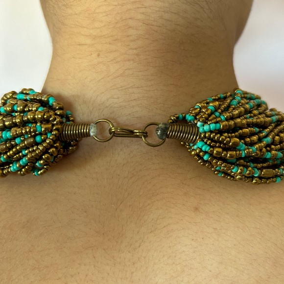 Beaded necklace - Picture 4 of 4